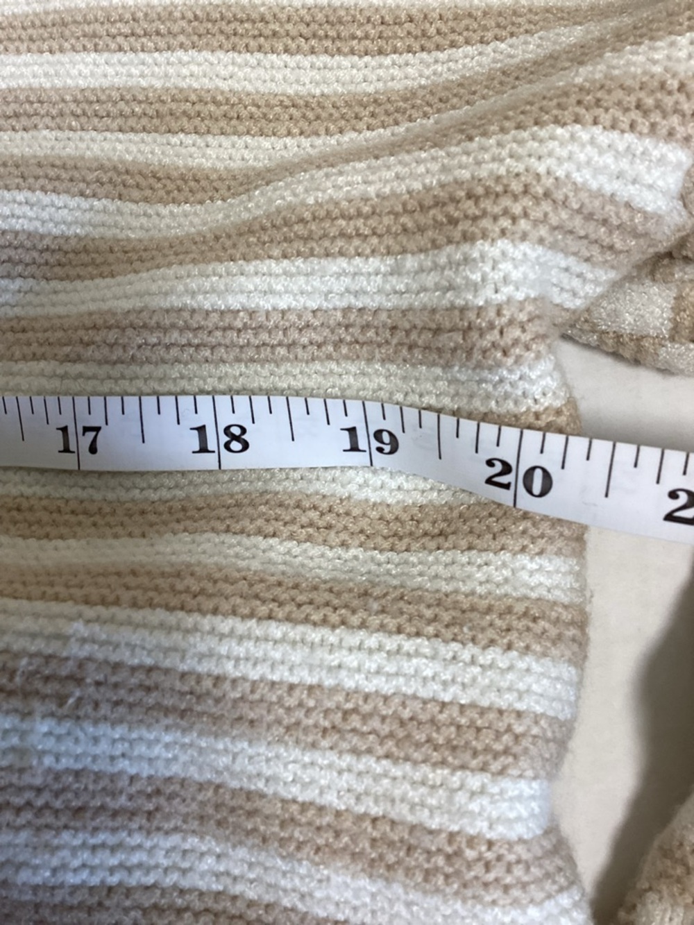 UNCLECAT Beige & Cream Tan V-Neck Striped & Check Pattern Knit Sweater sz M - Picture 10 of 11